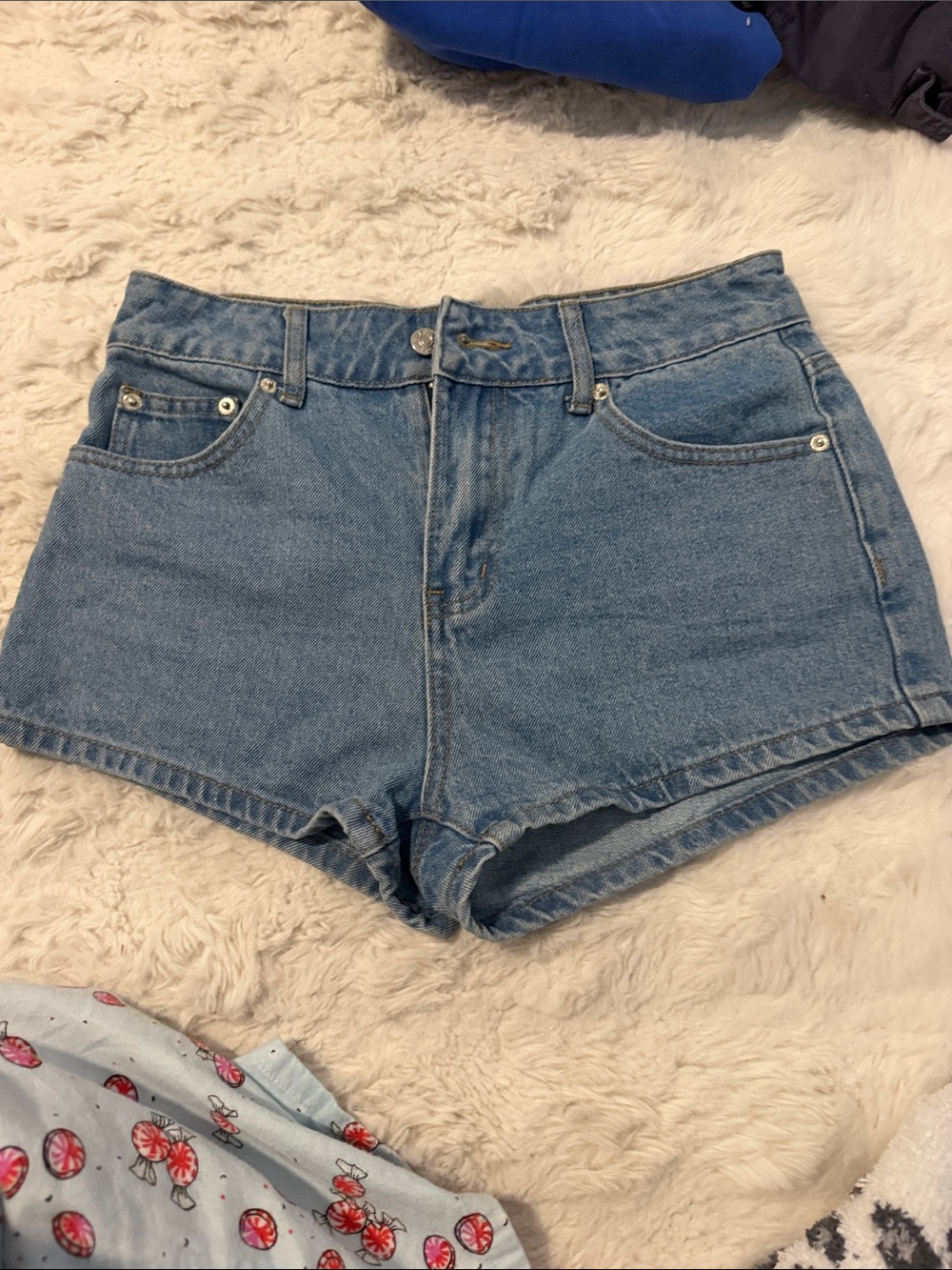 Edikted Jean shorts